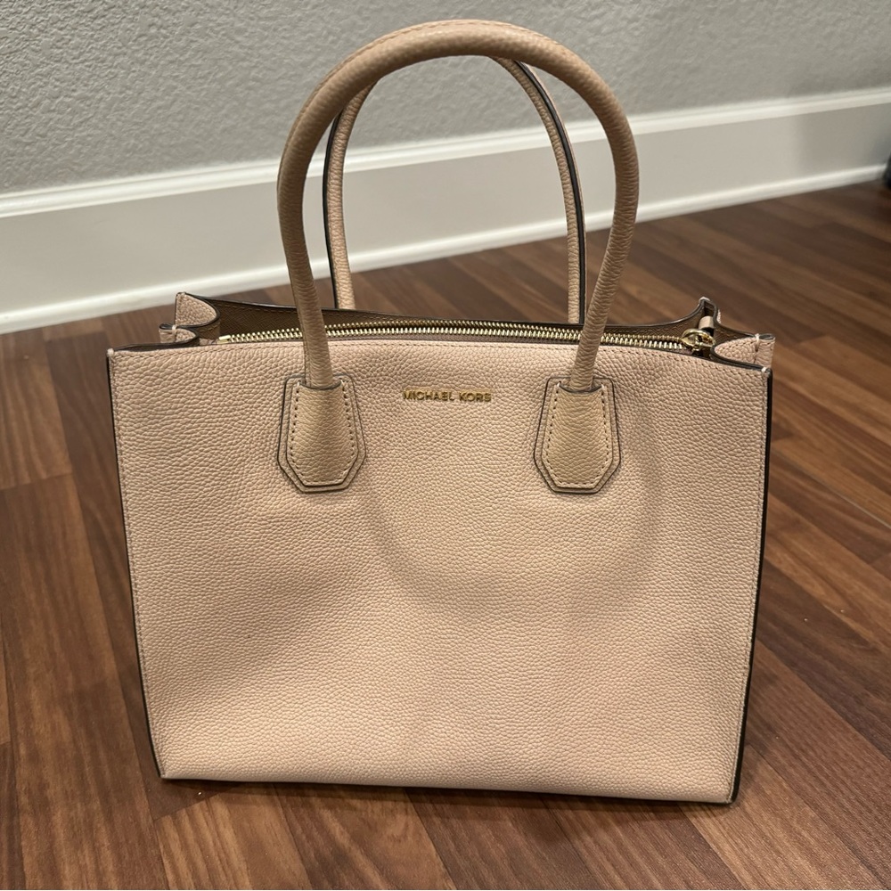 Tan Michael Kors handbag